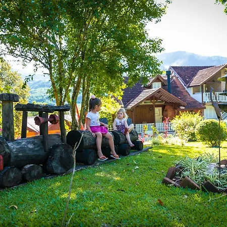 Hospedaria Farm Home-2